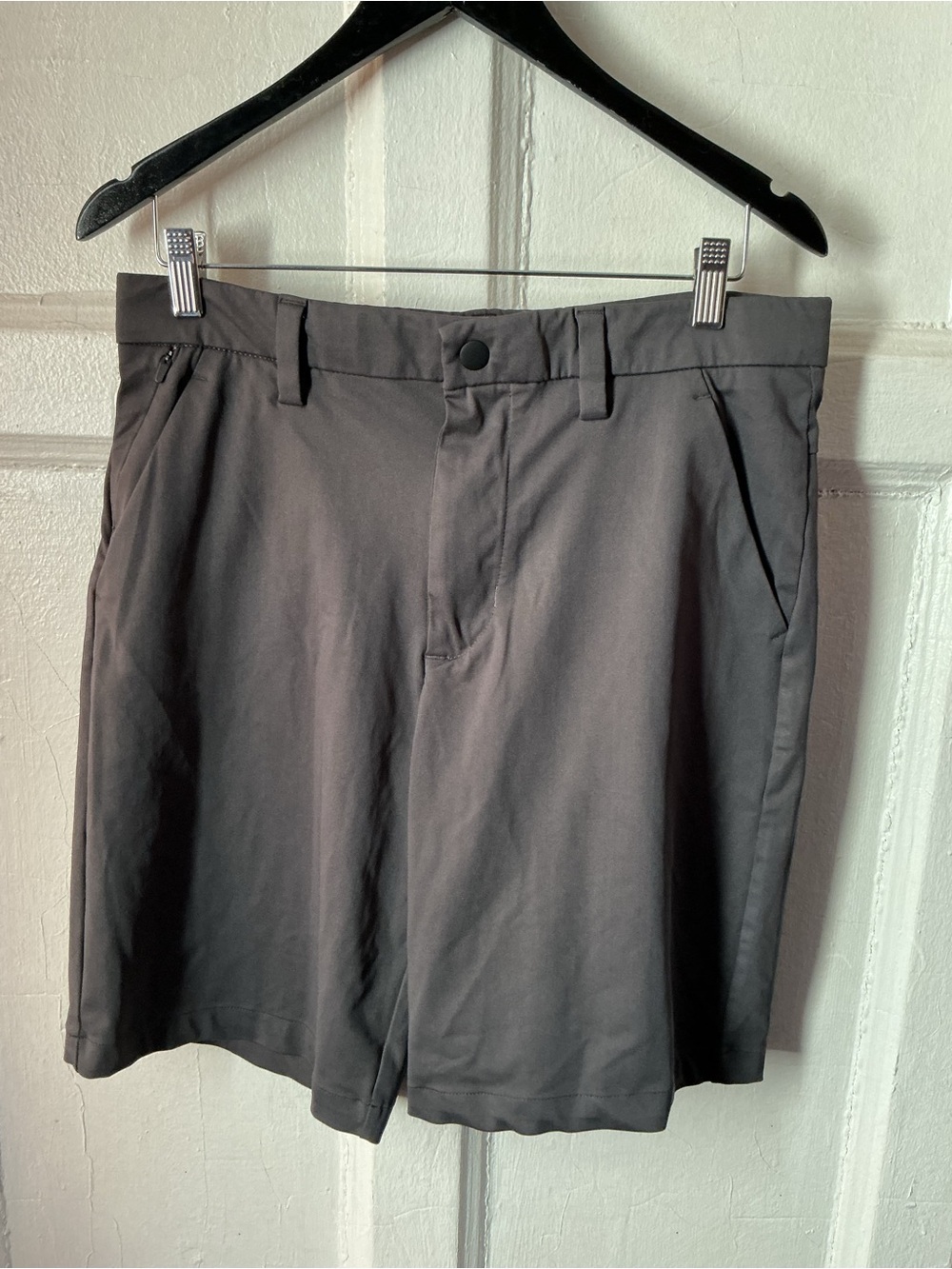 STYLUS Men's Flat-Front Shorts - Charcoal Gray